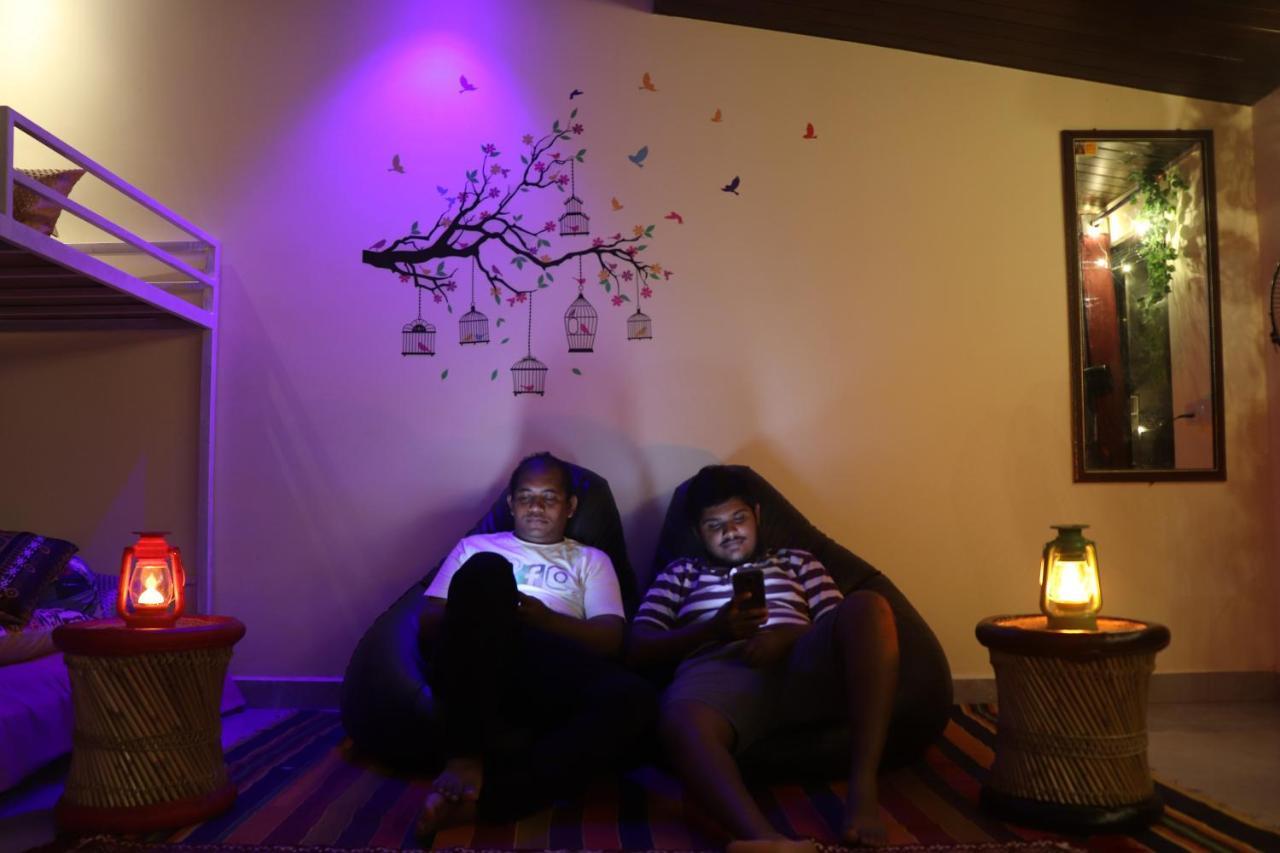 Hostel Costel Mālvan Zewnętrze zdjęcie